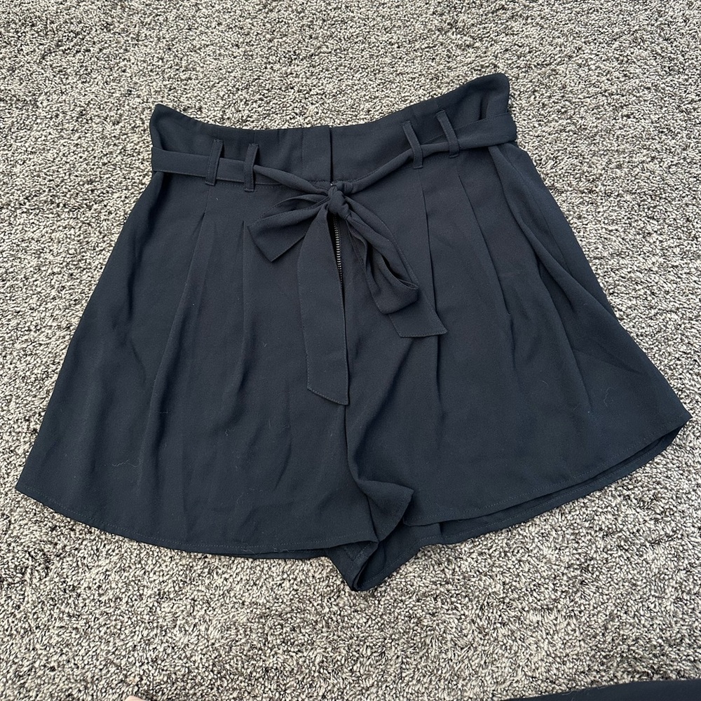 Leith Black Lightweight Tie Waist Paper Bag Shorts Large